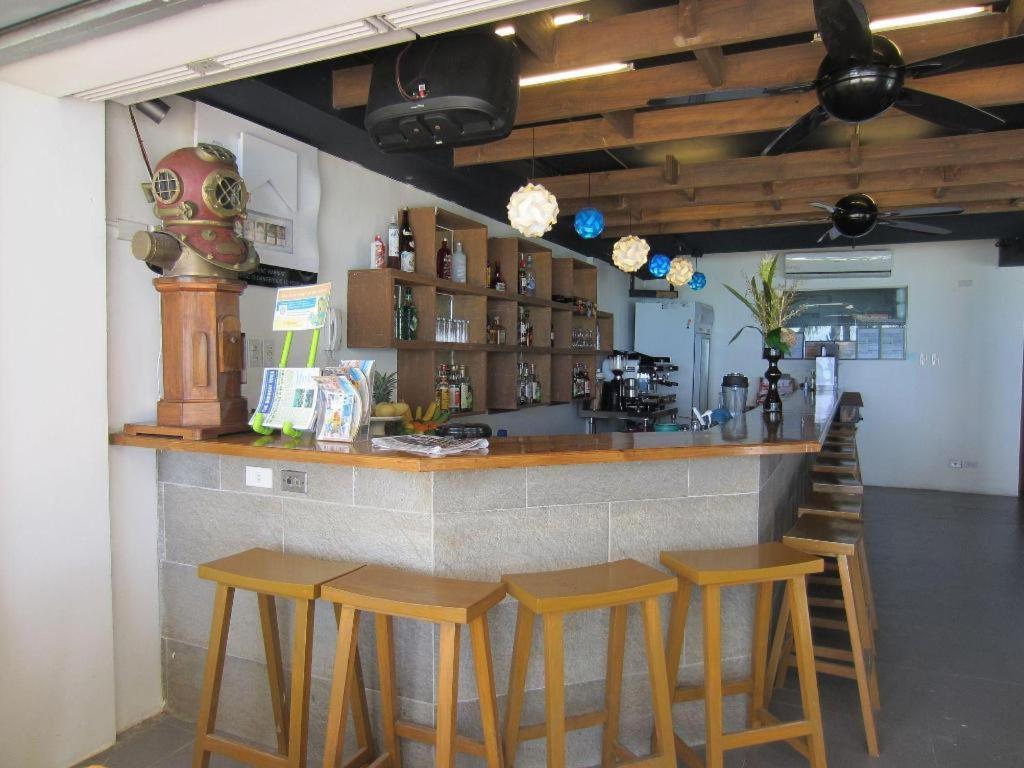 บี ปอด โฮเต็ล Hotel Manoc-Manoc ภายนอก รูปภาพ