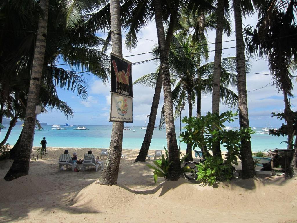 บี ปอด โฮเต็ล Hotel Manoc-Manoc ภายนอก รูปภาพ