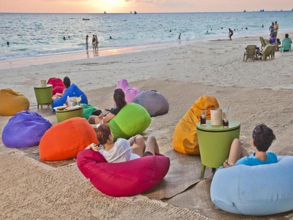 บี ปอด โฮเต็ล Hotel Manoc-Manoc ภายนอก รูปภาพ